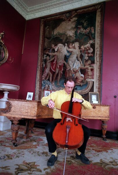 Gina was a teenager when she first met Christopher Marwood (pictured) at the West Cork Chamber Music Festival. He recently offered her the opportunity to set up the Gaelán Quartet. Gina was a teenager when she first met Christopher Marwood (pictured) at the West Cork Chamber Music Festival. He recently offered her the opportunity to set up the Gaelán Quartet.