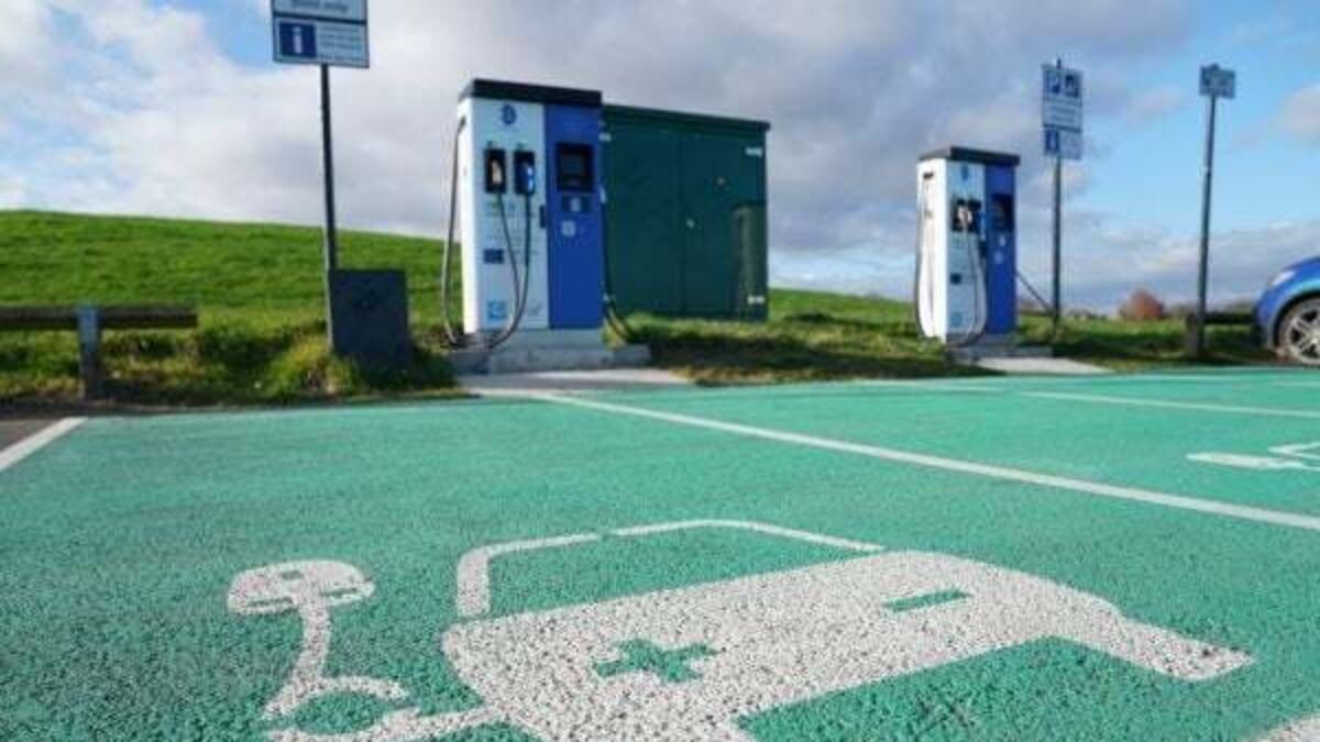 Most electric vehicle drivers experience cheaper running costs, survey finds