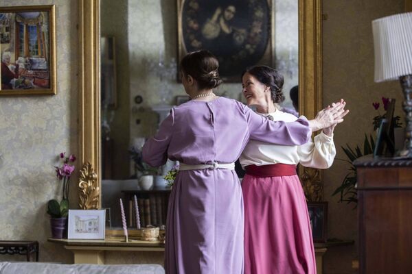 Croíthe Radacacha actors Jean Van Sinderen Law and Trish Burke as Kathleen Lynn and Madeleine ffrench-Mullen. Croíthe Radacacha actors Jean Van Sinderen Law and Trish Burke as Kathleen Lynn and Madeleine ffrench-Mullen.