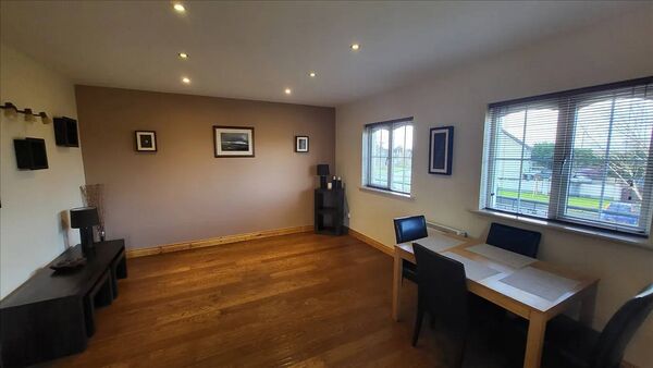 43 Slieve na Greine is a first floor spacious three bedroom apartment in a purpose built complex.
