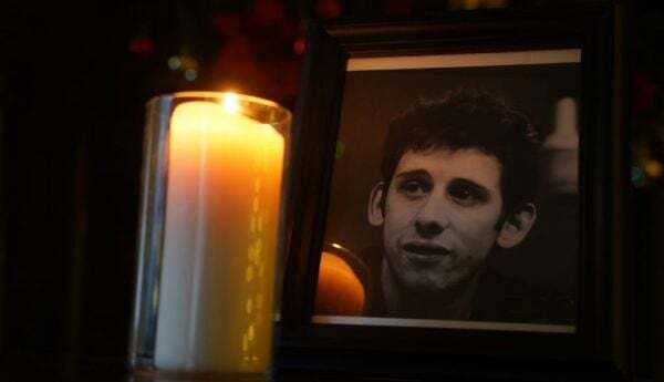 London Irish Centre lit up green in tribute to Shane MacGowan - Homepage - Vimarsana News