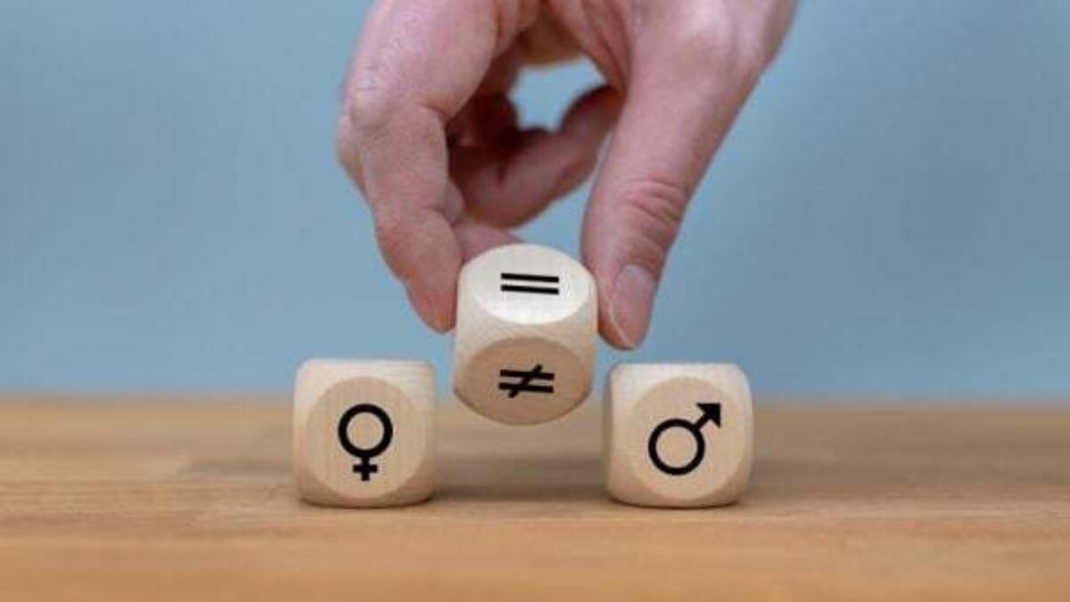 Almost three quarters of the top 1% of earners in 2022 were male