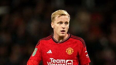 Man Utd midfielder Donny Van De Beek set for Eintracht Frankfurt loan in January