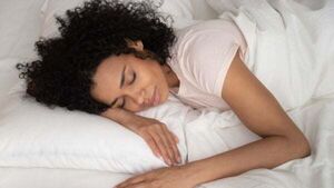 Having a lie-in at the weekend could reduce risk of heart attacks, research suggests