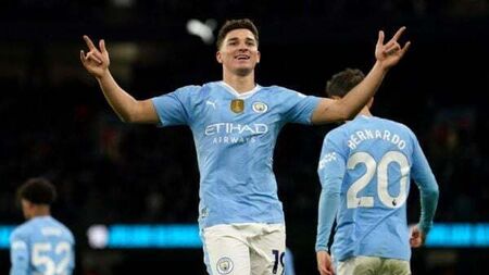 Julian Alvarez and Rodri secure Manchester City win over Sheffield United