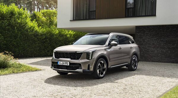 Kia’s facelift 7-seat Sorento will arrive here early this year available in diesel, petrol and plug-in hybrid (PHEV).