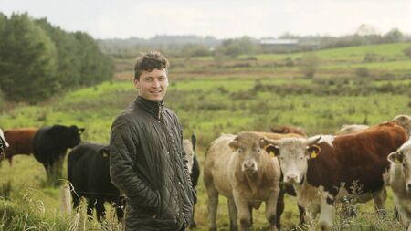 Lawless accuses government of being "lax" on managing borders