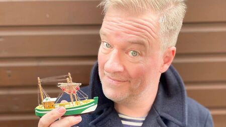 Visual art and thrilling theatre at the Linenhall