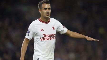 Tottenham full-back Sergio Reguilon set to join Brentford on loan