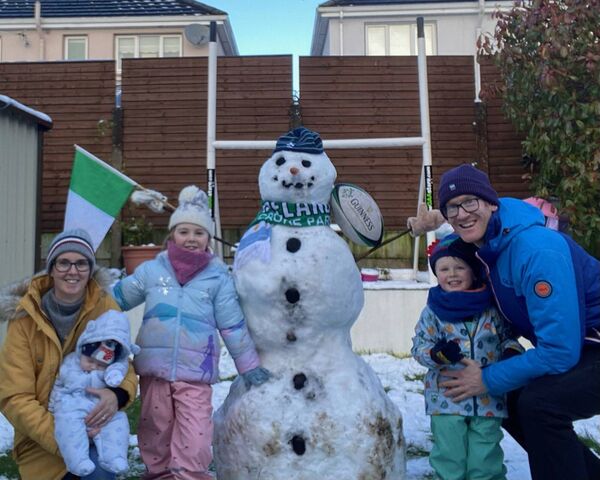 Lorraine, Miah, Abigail, Aidan and Morgan Foley with Peter ‘Snow’ Mahony in Moyvale Park, Ballina.