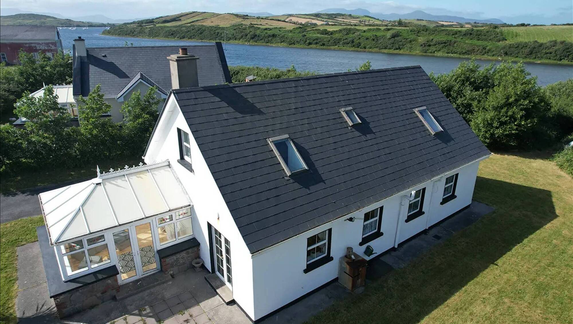 Mayo bungalow boasts spectacular views and direct access to sea shore - Life - Vimarsana News