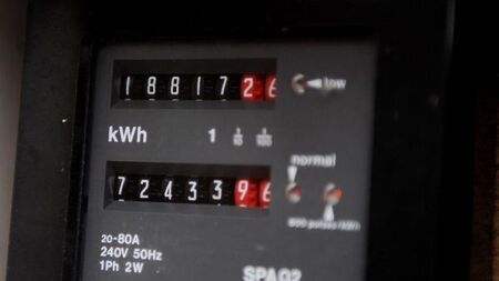 Another energy supplier announces electricity and gas price cuts