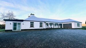 Uber spacious bungalow located in transquil and picturesque setting