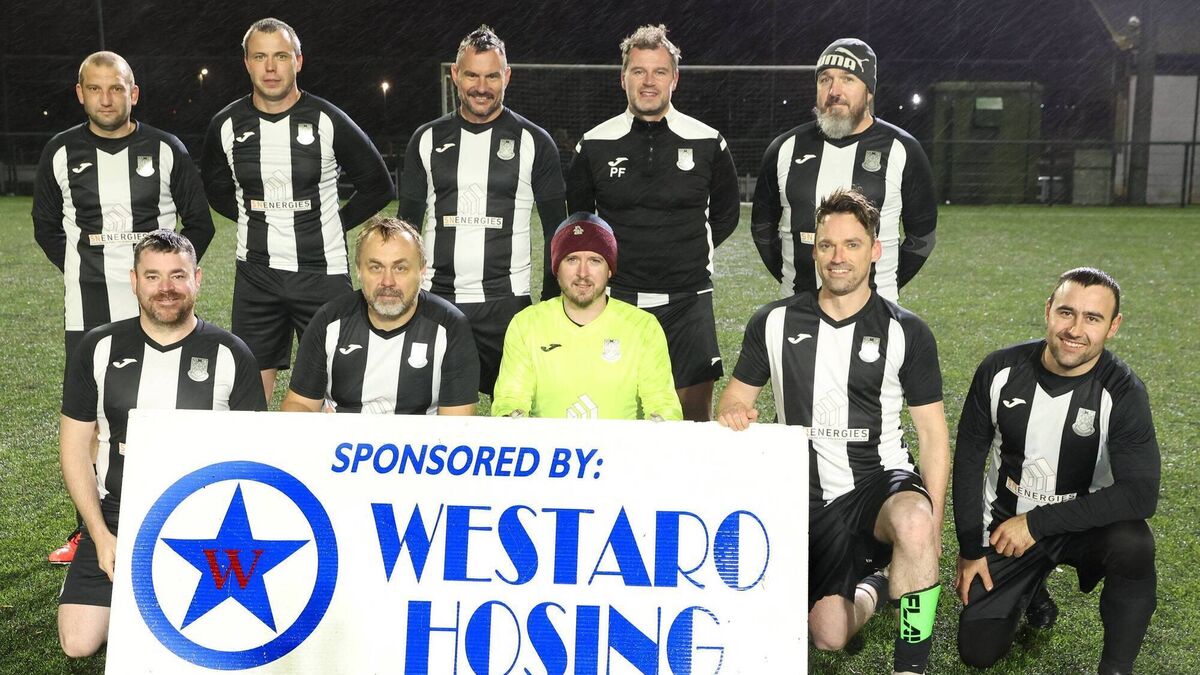 Sweeney strikes late as Hibs make their move