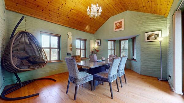 The fabulous dining room.
