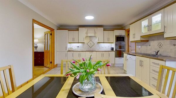 Another view of the kitchen.