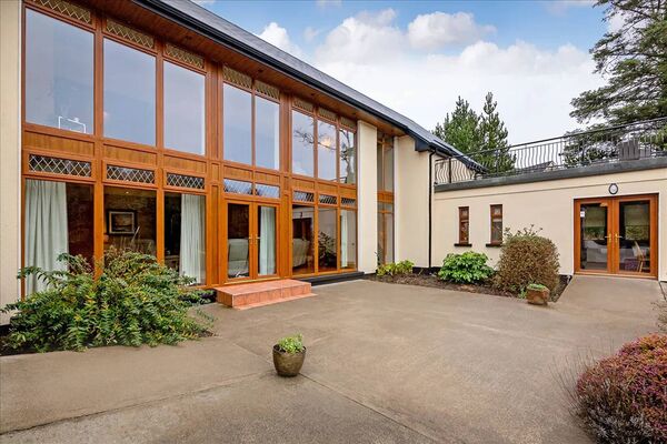 The property has extensive glazing to the front which leads to a bright and airy feel. The property has extensive glazing to the front which leads to a bright and airy feel.