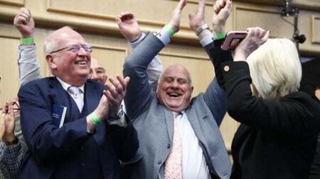 As it happened: Overwhelming no vote in family and care referendums