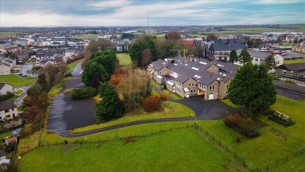 This is a mixed use commercial and residential location. This is a mixed use commercial and residential location.