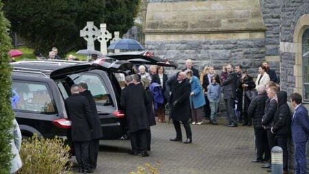 Man says ‘my world is so empty’ after wife and daughters killed in crash