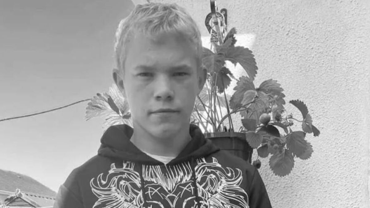 "Our family chain is broken" - funeral takes place of teenager who died after being struck by a car