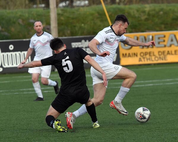 Mayo’s Jamie Cawley avoids the challenge of Sligo/Leitrim’s Bryan Lynch. Picture: David Farrell Photography Mayo’s Jamie Cawley avoids the challenge of Sligo/Leitrim’s Bryan Lynch. Picture: David Farrell Photography