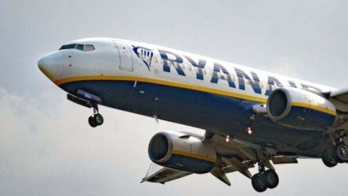 Ryanair asks High Court to quash warrant competition watchdogs used to search premises