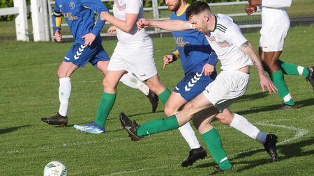 Patient United beat Mayo rivals to semi-final spot