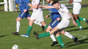 Patient United beat Mayo rivals to semi-final spot