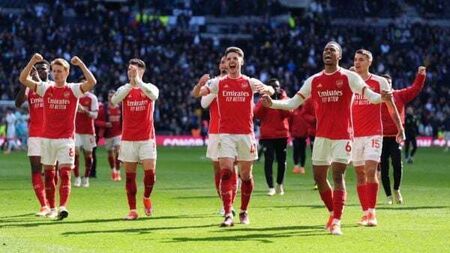 Arsenal risk losing focus if they pay Man City too much attention – David Raya