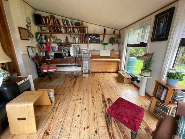 The office room at the attractive property The office room at the attractive property