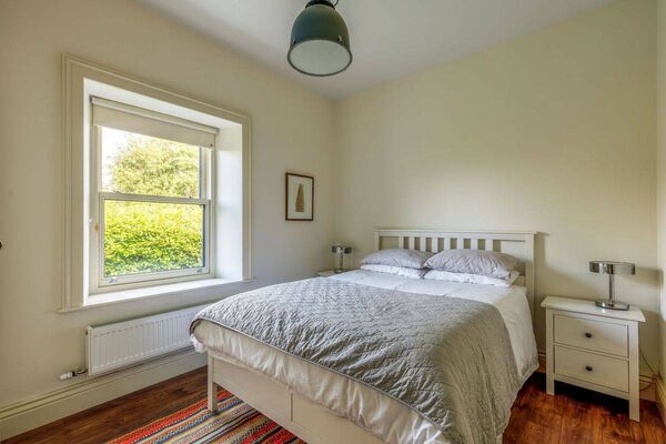This double bedroom is bright and attractive
