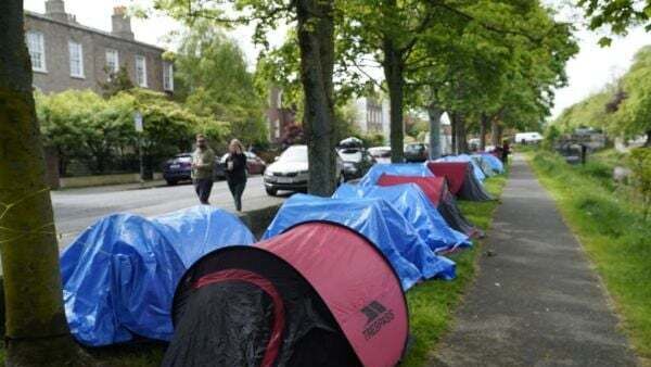 UK agency ‘trafficking’ migrants to Ireland, Dáil told