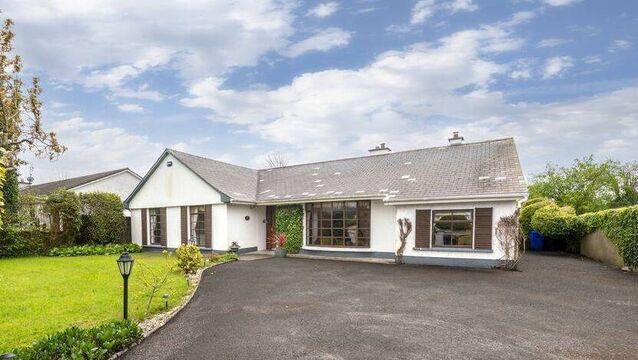 <p>The front of the attractive bungalow</p>