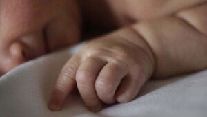 Number of births decreased by 5% last year, figures show Number of births decreased by 5% last year, figures show