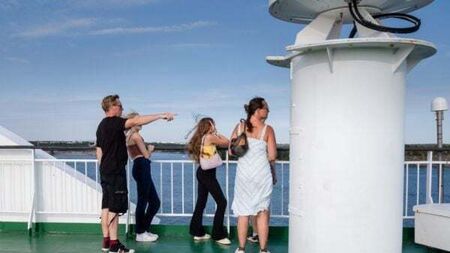 Young teens have better relationships with parents than a decade ago – report