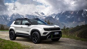 Jeep unveils new Avenger 4xe AWD