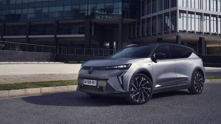 Renault announces superb 242 offers 