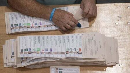 Projection that Sinn Féin will be in next Government 'shattered' says Donohoe