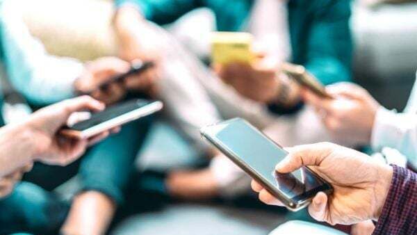 Online outlets overtake TV as main source of news for Irish people, report finds