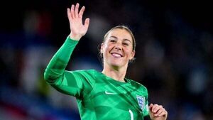 England goalkeeper Mary Earps joins Paris St Germain following Man Utd exit England goalkeeper Mary Earps joins Paris St Germain following Man Utd exit