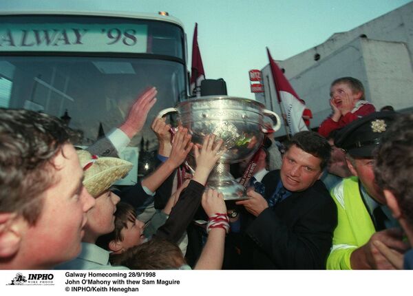 Galway's Homecoming 28/9/1998 - John O'Mahony with the Sam Maguire © INPHO/Keith Heneghan Galway's Homecoming 28/9/1998 - John O'Mahony with the Sam Maguire © INPHO/Keith Heneghan