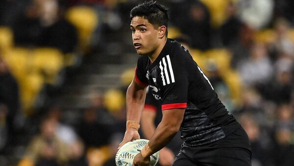 Josh Ioane signs for Connacht Rugby