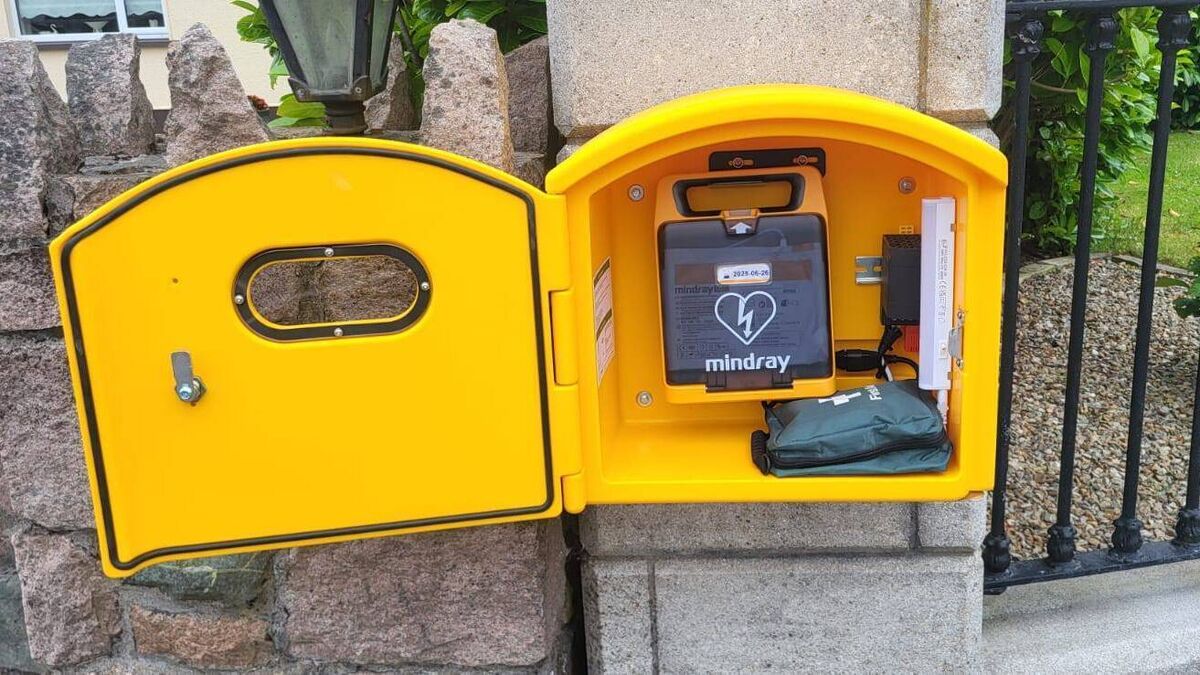 New defibrillator installed in Mayo area