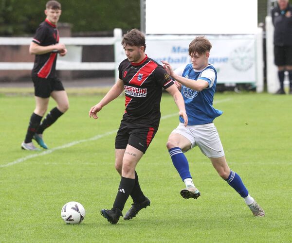 Dara Padden opened the scoring for Iorras Aontaithe from the penalty spot. Dara Padden opened the scoring for Iorras Aontaithe from the penalty spot.