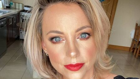 Dee wants to make people feel good about themselves