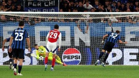 David Raya’s heroics help Arsenal claim point against Atalanta