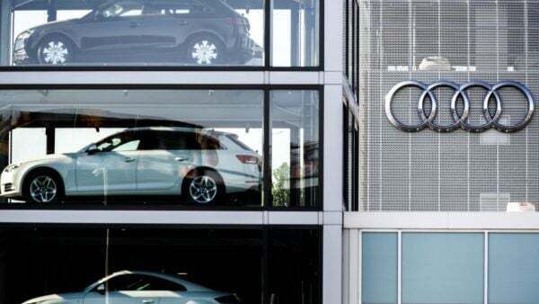New electric car sales continue to tumble - down 26% on last year