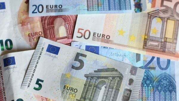 Government accused of ‘failing’ pensioners with ’€40 weekly shortfall’