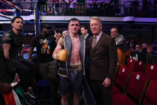 Well-known boxing personality Frank Warren is promoting Eoghan Lavin, who is trained by former world champion- Anthony Crolla. Well-known boxing personality Frank Warren is promoting Eoghan Lavin, who is trained by former world champion- Anthony Crolla.